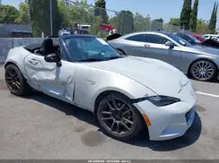 JM1NDAB79K0306451 2019 MAZDA MX-5