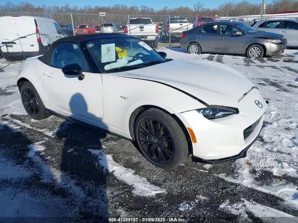 JM1NDAC71R0605988 2024 MAZDA MX-5 - Image 1