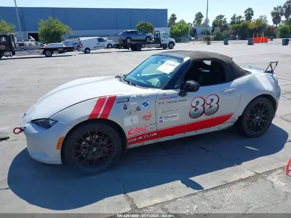 JM1NDAC75G0104647 2016 MAZDA MX-5 - Image 2