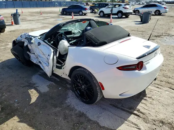 JM1NDAC76S0656201 2025 MAZDA MX-5 - Image 2