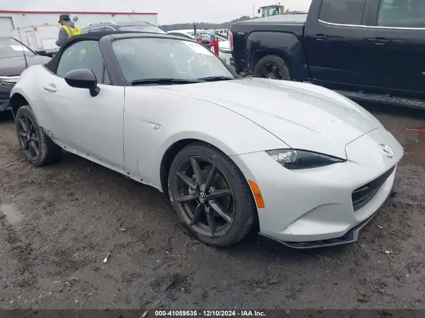 JM1NDAC78H0120648 2017 MAZDA MX-5 - Image 1