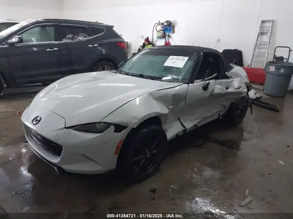 JM1NDAC78H0123808 2017 MAZDA MX-5 - Image 2