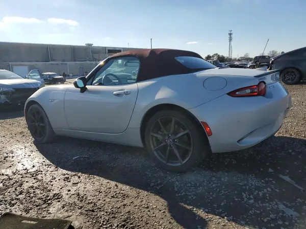 JM1NDAC79J0205696 2018 MAZDA MX-5 - Image 2