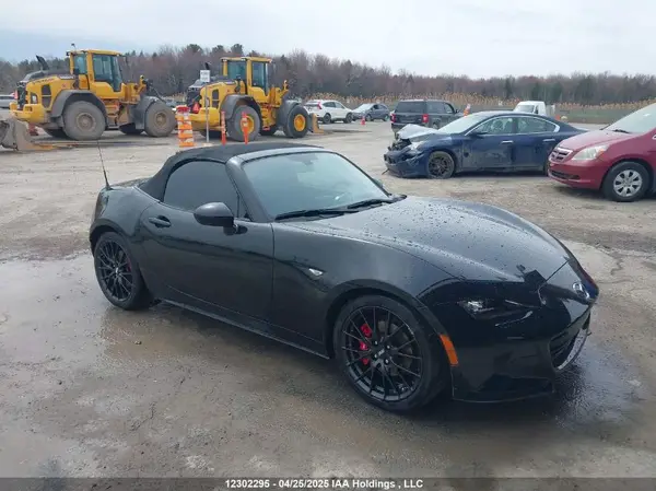 JM1NDAC7XG0109746 2016 MAZDA MX-5 - Image 1