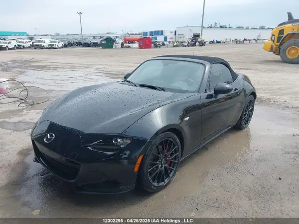 JM1NDAC7XG0109746 2016 MAZDA MX-5 - Image 2