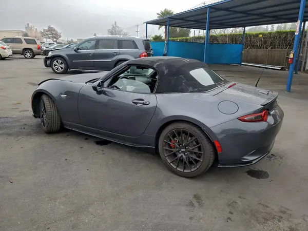 JM1NDAC7XH0123762 2017 MAZDA MX-5 - Image 2