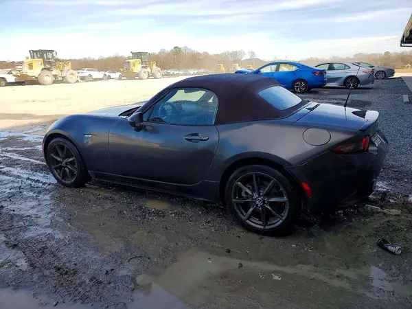 JM1NDAC7XJ0205996 2018 MAZDA MX-5 - Image 2