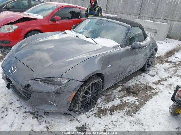 JM1NDAC7XP0555007 2023 MAZDA MX-5 - Image 2