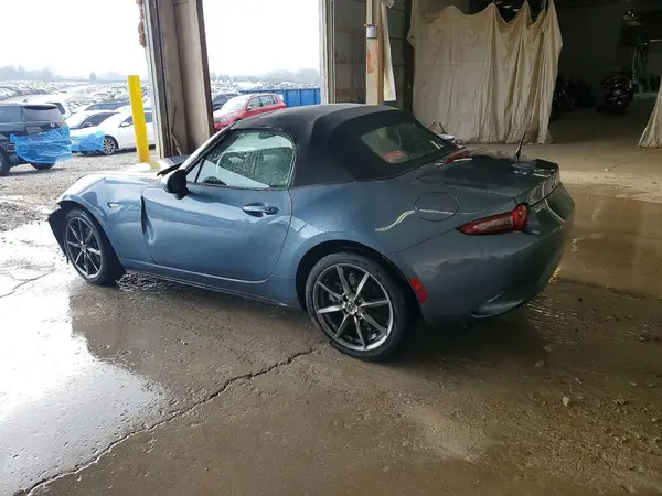 JM1NDAD70H0123705 2017 MAZDA MX-5 - Image 2