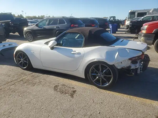 JM1NDAD70K0307579 2019 MAZDA MX-5 - Image 2
