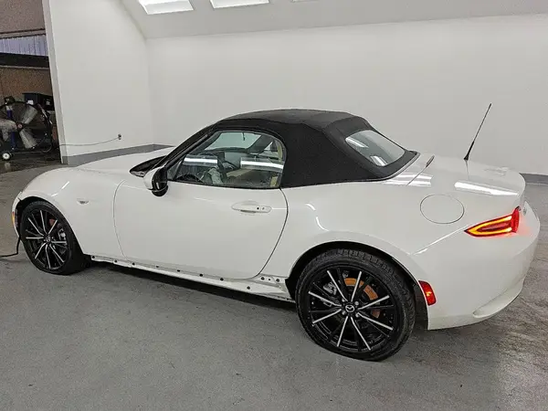 JM1NDAD70R0609433 2024 MAZDA MX-5 - Image 2