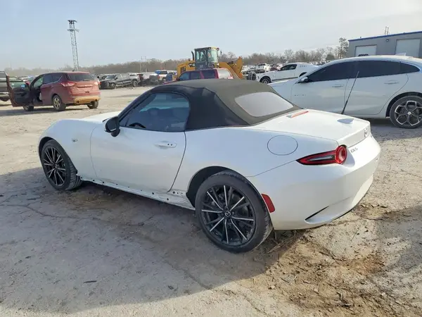 JM1NDAD70S0654281 2025 MAZDA MX-5 - Image 2