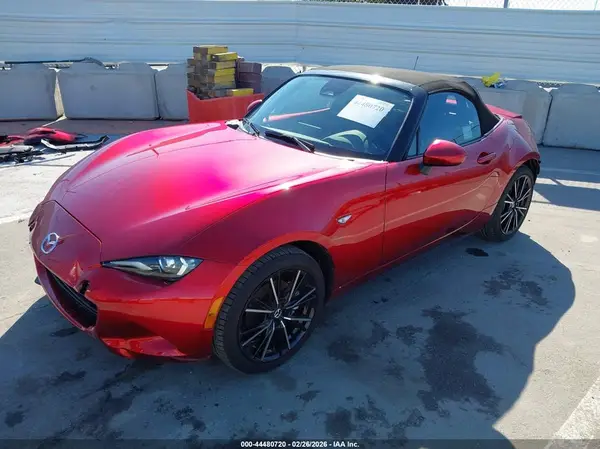 JM1NDAD70S0654300 2025 MAZDA MX-5 - Image 2