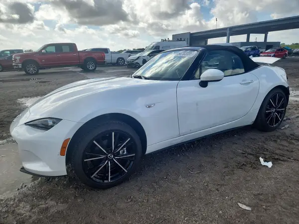 JM1NDAD71T0702663 2026 MAZDA MX-5 - Image 1
