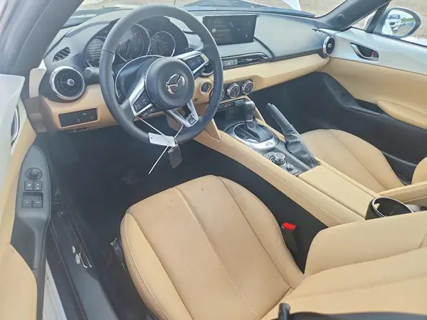 JM1NDAD71T0702663 2026 MAZDA MX-5 - Image 8