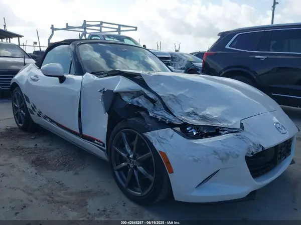 JM1NDAD72H0120885 2017 MAZDA MX-5 - Image 1
