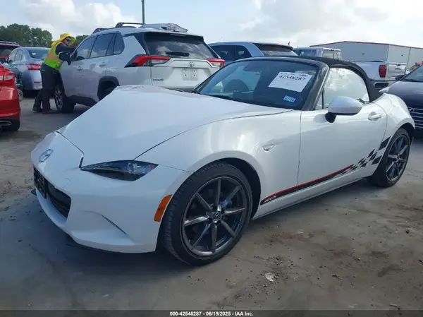 JM1NDAD72H0120885 2017 MAZDA MX-5 - Image 2