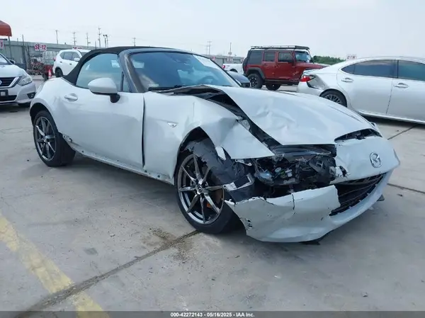JM1NDAD73J0200136 2018 MAZDA MX-5 - Image 1