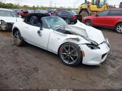 JM1NDAD73J0204686 2018 MAZDA MX-5