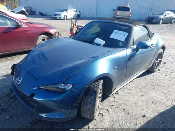 JM1NDAD73K0302585 2019 MAZDA MX-5 - Image 2