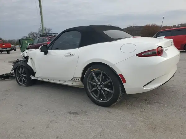 JM1NDAD73L0416829 2020 MAZDA MX-5 - Image 2