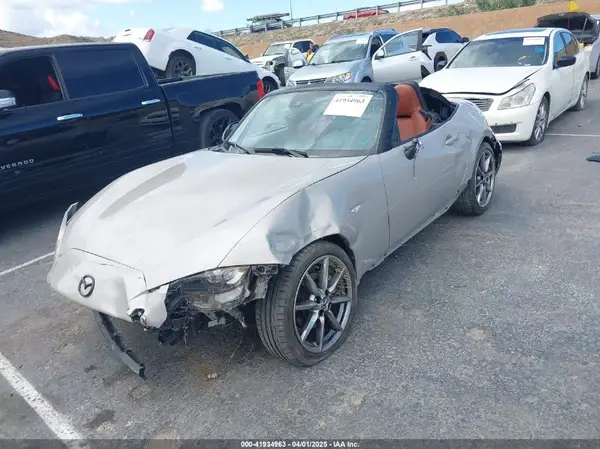 JM1NDAD73N0505190 2022 MAZDA MX-5 - Image 2