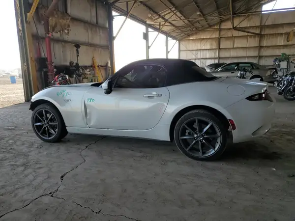 JM1NDAD74H0124145 2017 MAZDA MX-5 - Image 2