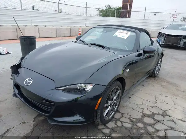 JM1NDAD74L0416483 2020 MAZDA MX-5 - Image 2