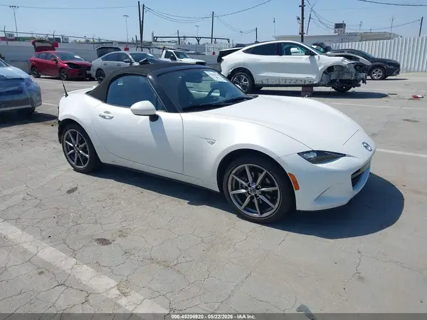 JM1NDAD74N0505702 2022 MAZDA MX-5 - Image 1