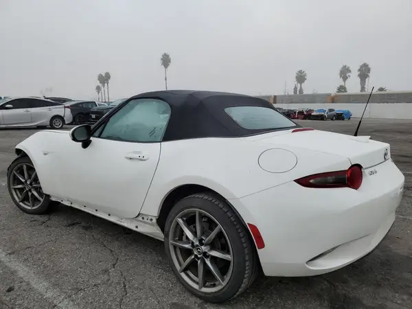 JM1NDAD74N0508793 2022 MAZDA MX-5 - Image 2