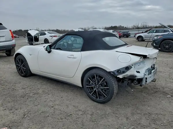 JM1NDAD75R0602204 2024 MAZDA MX-5 - Image 2
