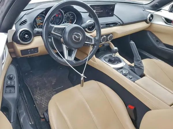 JM1NDAD75R0602204 2024 MAZDA MX-5 - Image 8