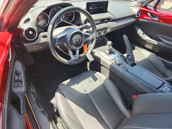 JM1NDAD75S0658813 2025 MAZDA MX-5 - Image 8