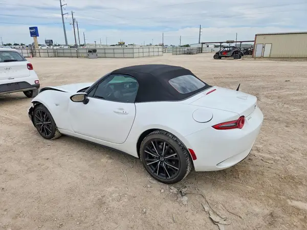 JM1NDAD75S0659010 2025 MAZDA MX-5 - Image 2