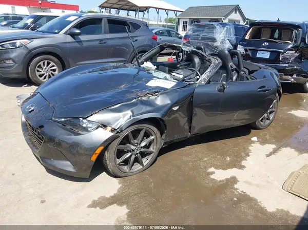 JM1NDAD76K0307070 2019 MAZDA MX-5 - Image 2