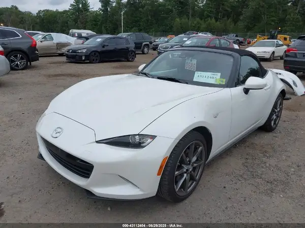 JM1NDAD76L0415545 2020 MAZDA MX-5 - Image 2
