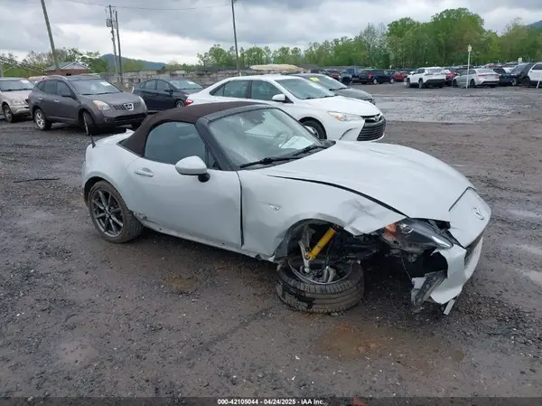 JM1NDAD77K0304999 2019 MAZDA MX-5 - Image 1