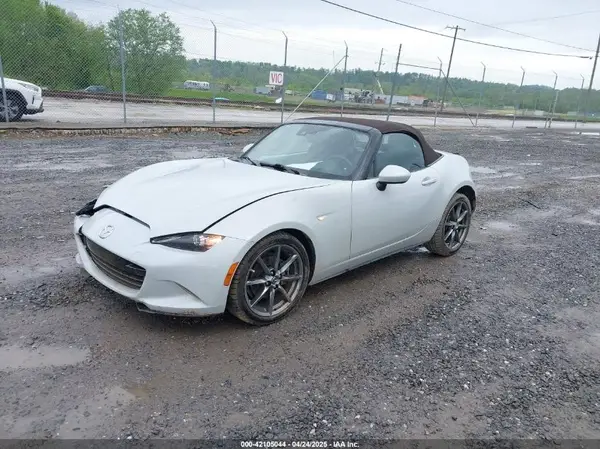 JM1NDAD77K0304999 2019 MAZDA MX-5 - Image 2