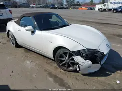 JM1NDAD77K0305327 2019 MAZDA MX-5