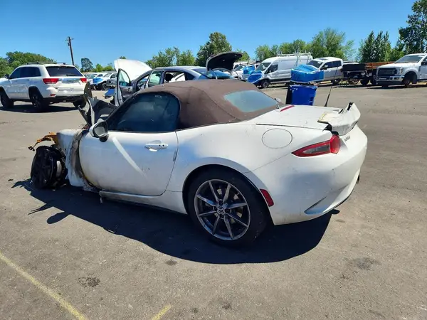 JM1NDAD78K0303683 2019 MAZDA MX-5 - Image 2