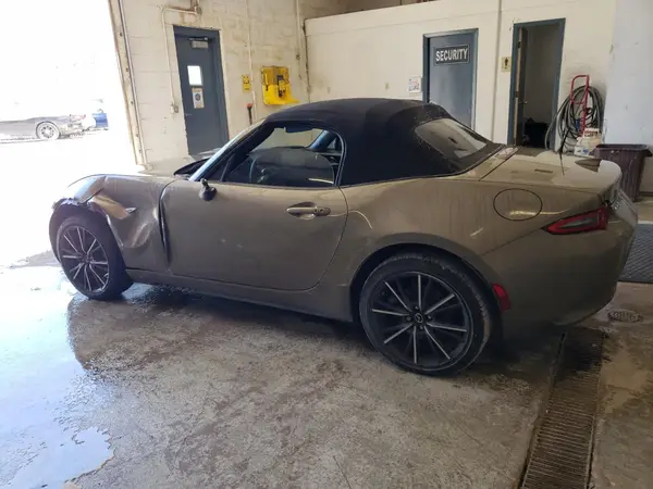 JM1NDAD78R0605095 2024 MAZDA MX-5 - Image 2