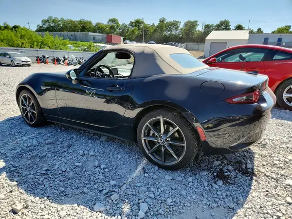 JM1NDAD79L0413675 2020 MAZDA MX-5 - Image 2