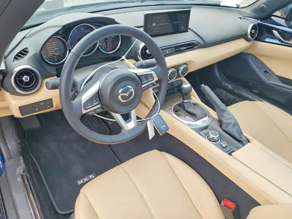 JM1NDAM71S0657223 2025 MAZDA MX-5 - Image 8