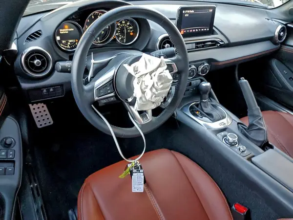JM1NDAM73P0554408 2023 MAZDA MX-5 - Image 8
