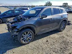 JM3KFACM3J1459490 2018 MAZDA CX-5