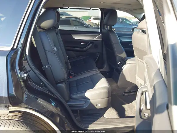 JM3KKBHD6T1350017 2026 MAZDA CX-90 - Image 8