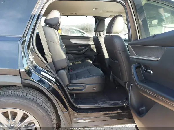 JM3KKCHD4R1134083 2024 MAZDA CX-90 - Image 8