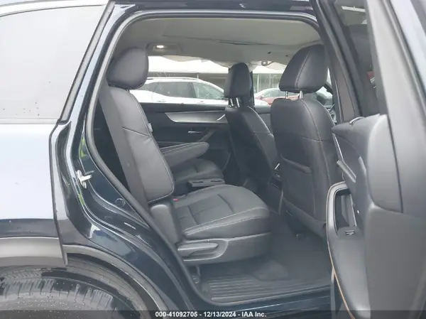 JM3KKDHD1R1125590 2024 MAZDA CX-90 - Image 8