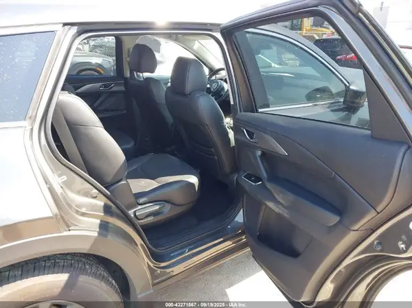 JM3TCBCY1P0647669 2023 MAZDA CX-9 - Image 8