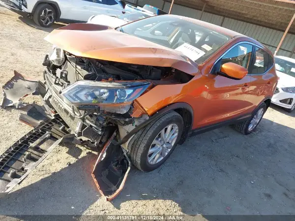 JN1BJ1AW1NW472715 2022 NISSAN ROGUE - Image 2